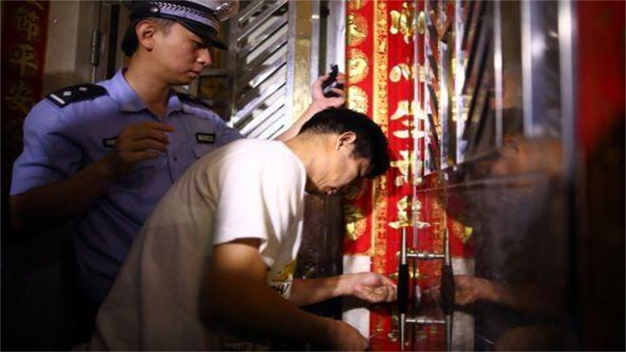 白城请开锁师傅开了锁后，师傅为什么一般都不进门，就算主人请也不进去？